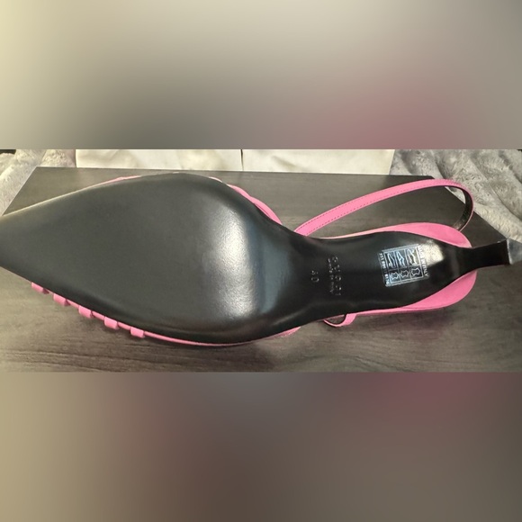 GUCCI
Pink Slingback Pump
Women’s: EU40/US10 - Picture 8 of 12